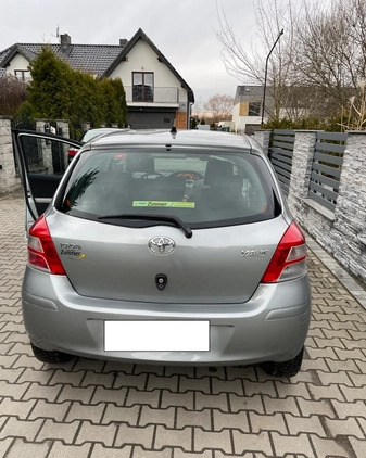 Toyota Yaris cena 17500 przebieg: 173000, rok produkcji 2010 z Sosnowiec małe 29